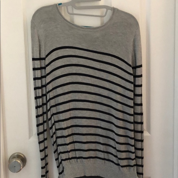 Sweater - Picture 1 of 2
